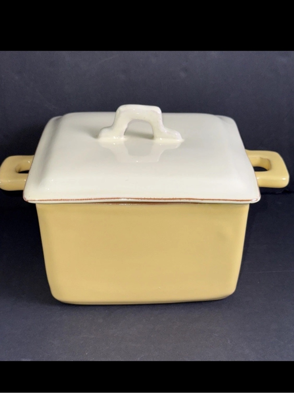 Vietri Cucina Fresca Casserole & Lid 1.75 Quart Square Cream Saffron